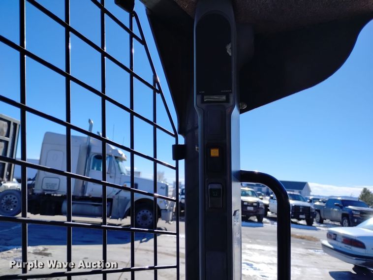 image for item DK8918 2013 New Holland L225  skid steer loader