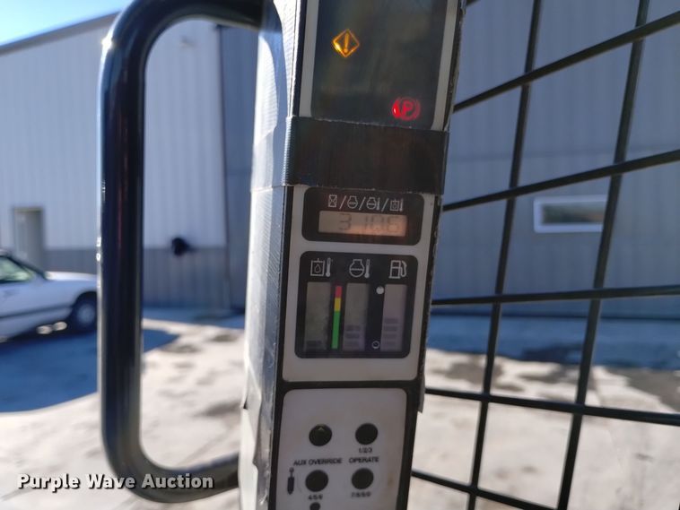 image for item DK8918 2013 New Holland L225  skid steer loader