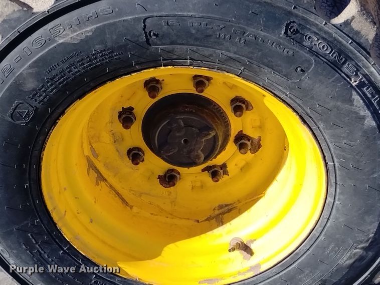 image for item DK8918 2013 New Holland L225  skid steer loader