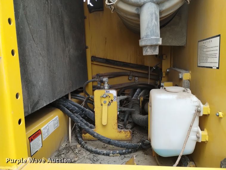 image for item DK8928 2012 Komatsu PC200LC-8  excavator