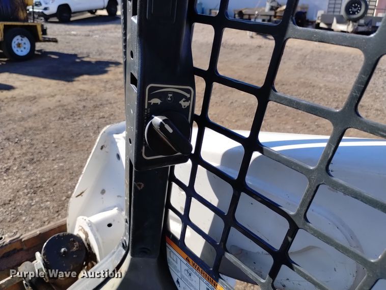 image for item DK8941 2018 Bobcat T595  tracked skid steer loader