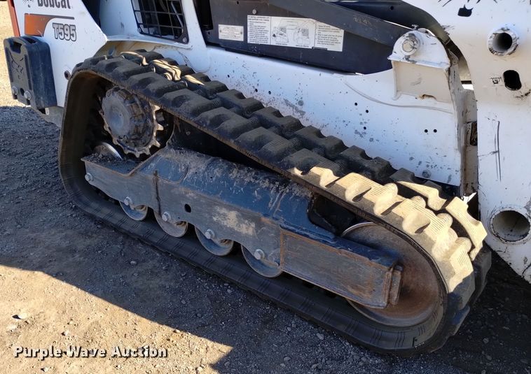 image for item DK8941 2018 Bobcat T595  tracked skid steer loader