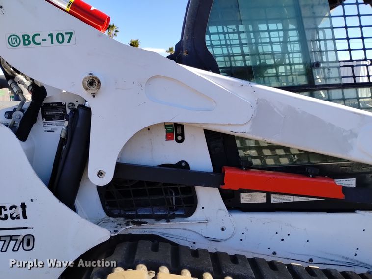 image for item DK8942 2019 Bobcat T770  tracked skid steer loader