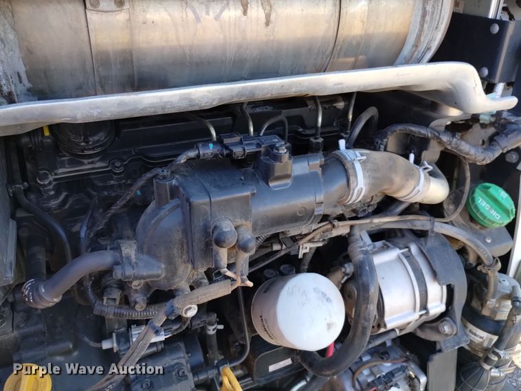 image for item DK8942 2019 Bobcat T770  tracked skid steer loader