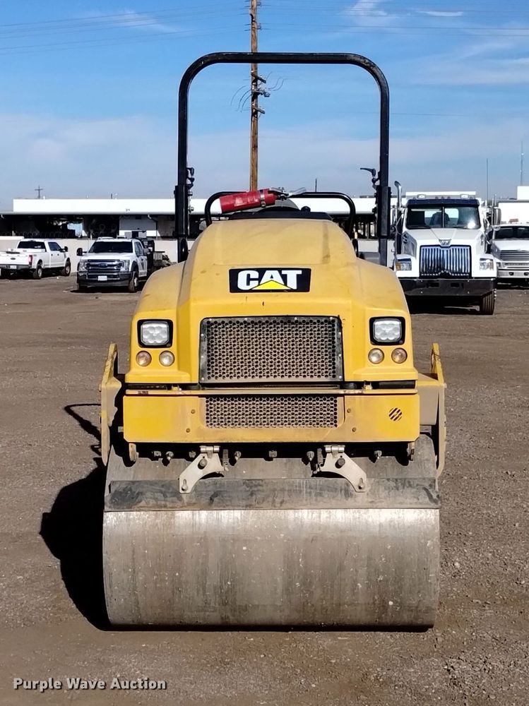 image for item DK8943 2017 Caterpillar CB34B  double drum vibratory roller