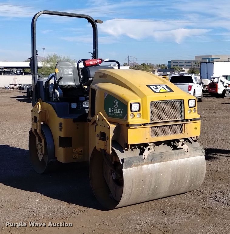 image for item DK8943 2017 Caterpillar CB34B  double drum vibratory roller