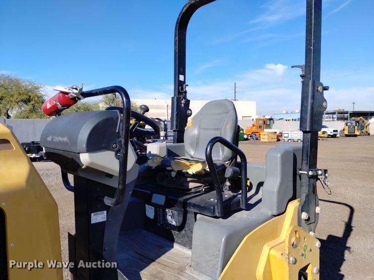 image for item DK8943 2017 Caterpillar CB34B  double drum vibratory roller