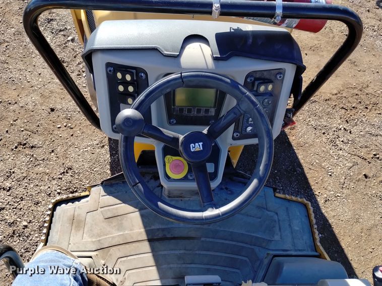 image for item DK8943 2017 Caterpillar CB34B  double drum vibratory roller