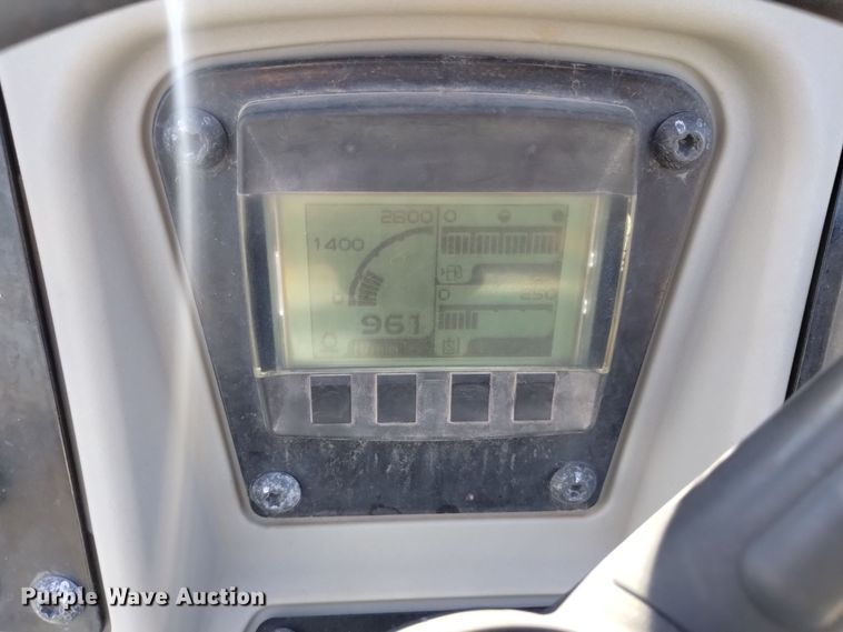 image for item DK8943 2017 Caterpillar CB34B  double drum vibratory roller