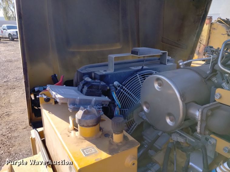 image for item DK8943 2017 Caterpillar CB34B  double drum vibratory roller