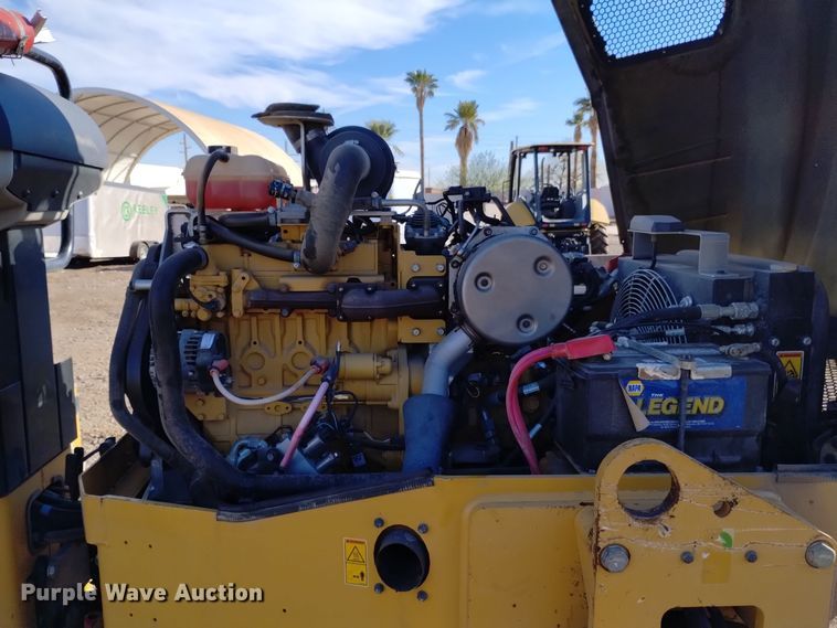 image for item DK8943 2017 Caterpillar CB34B  double drum vibratory roller