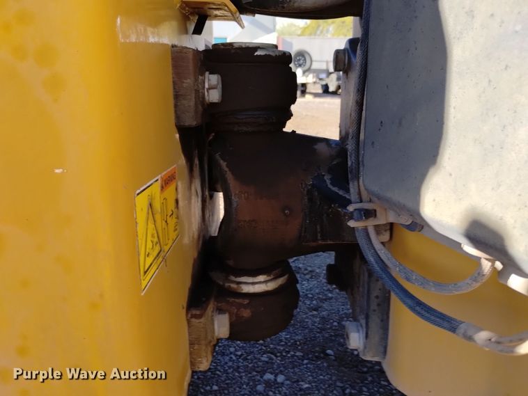 image for item DK8943 2017 Caterpillar CB34B  double drum vibratory roller