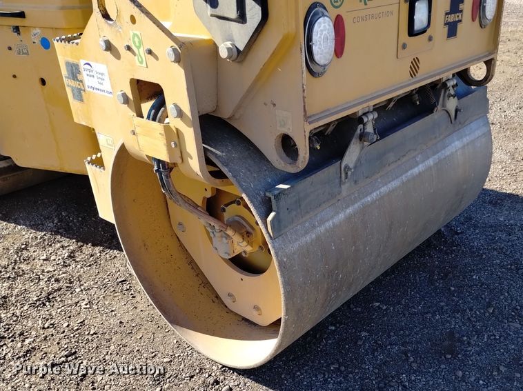 image for item DK8943 2017 Caterpillar CB34B  double drum vibratory roller