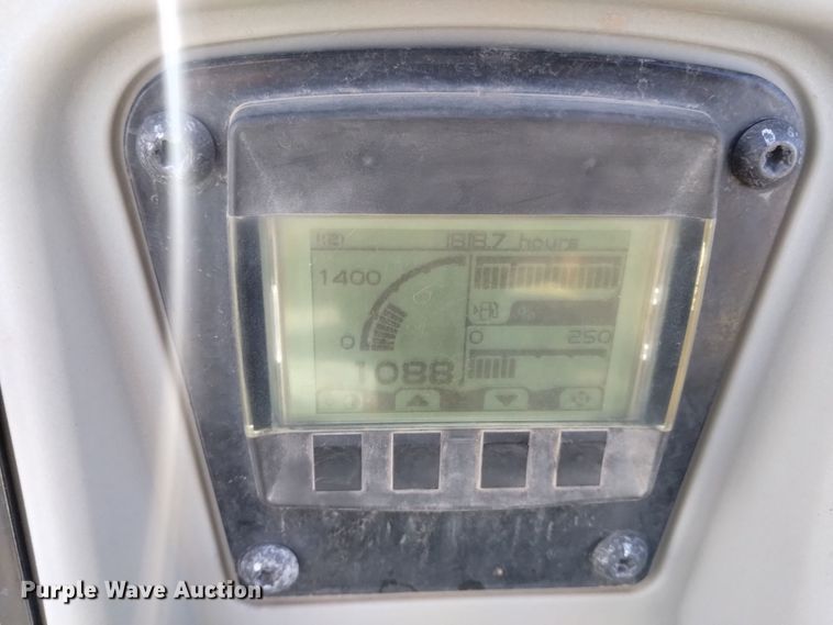 image for item DK8943 2017 Caterpillar CB34B  double drum vibratory roller