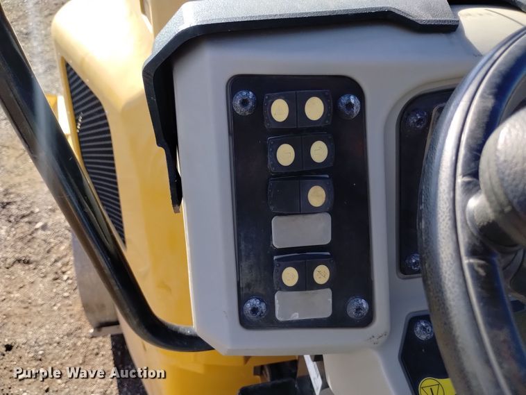 image for item DK8943 2017 Caterpillar CB34B  double drum vibratory roller