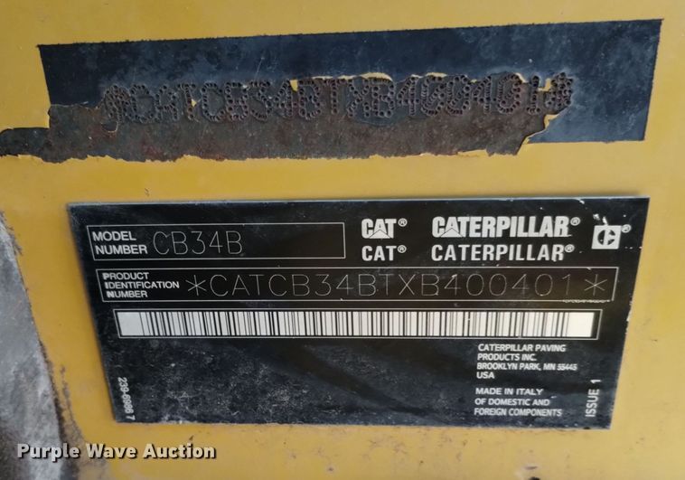 image for item DK8943 2017 Caterpillar CB34B  double drum vibratory roller