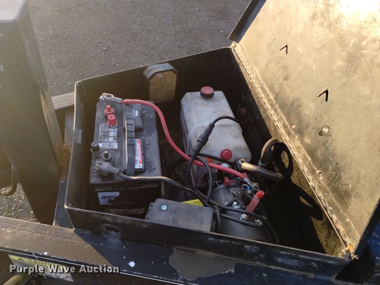 image for item DK8944 2016 Kodiak  dump trailer