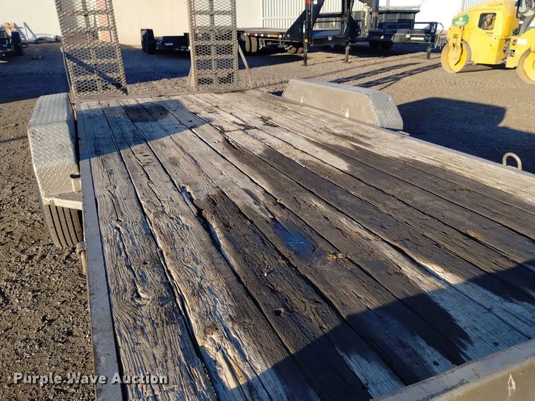 image for item DK8947 2018 Diamond C  equipment trailer