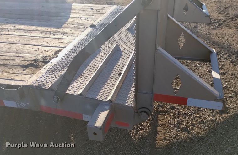 image for item DK8947 2018 Diamond C  equipment trailer