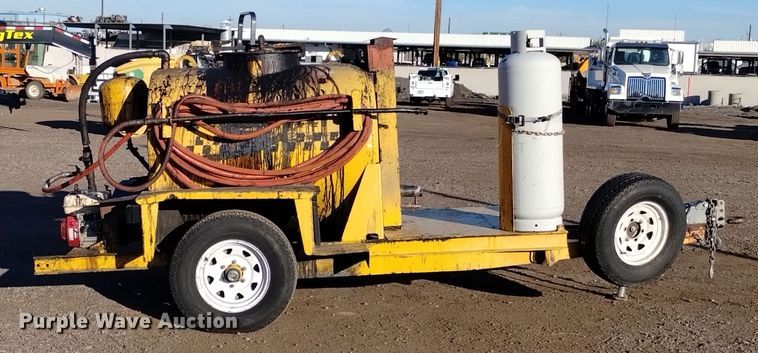 image for item DK8950 2014 SealMaster TR300  asphalt distributor trailer