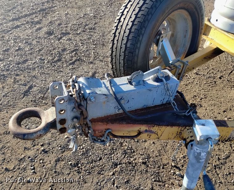 image for item DK8950 2014 SealMaster TR300  asphalt distributor trailer