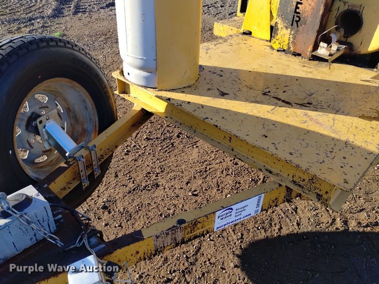 image for item DK8950 2014 SealMaster TR300  asphalt distributor trailer