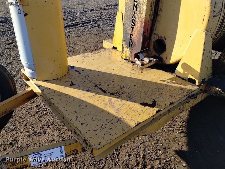 image for item DK8950 2014 SealMaster TR300  asphalt distributor trailer