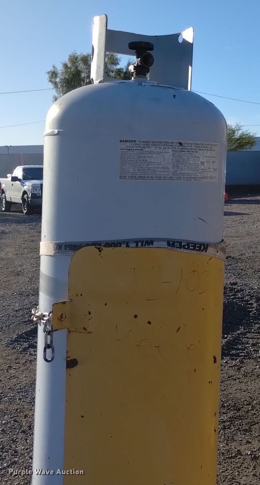 image for item DK8950 2014 SealMaster TR300  asphalt distributor trailer