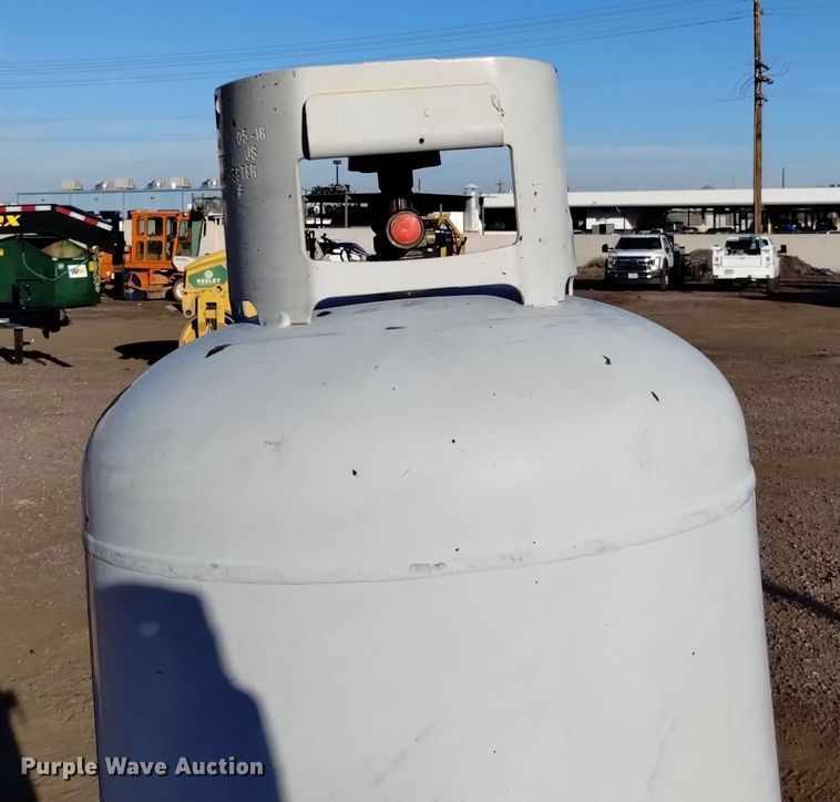 image for item DK8950 2014 SealMaster TR300  asphalt distributor trailer