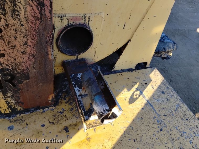 image for item DK8950 2014 SealMaster TR300  asphalt distributor trailer