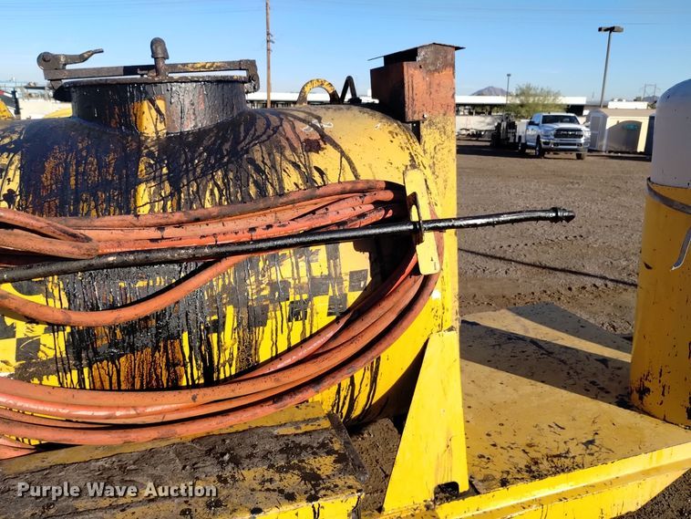 image for item DK8950 2014 SealMaster TR300  asphalt distributor trailer