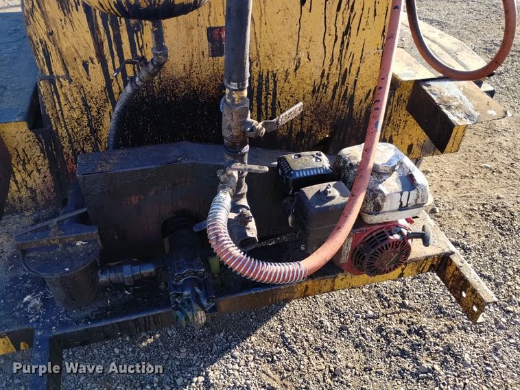 image for item DK8950 2014 SealMaster TR300  asphalt distributor trailer