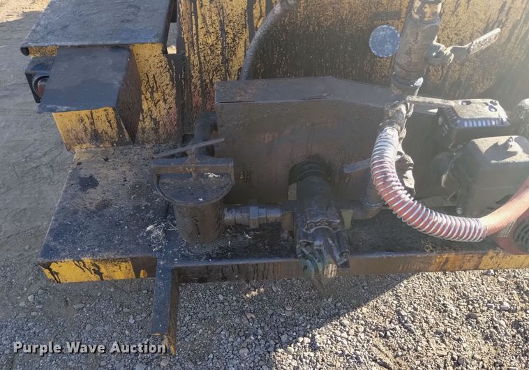 image for item DK8950 2014 SealMaster TR300  asphalt distributor trailer