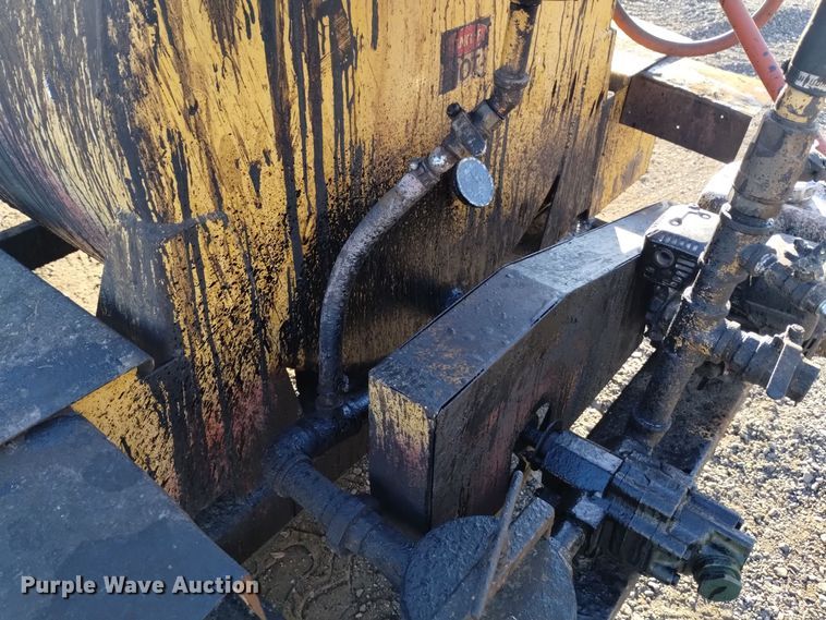 image for item DK8950 2014 SealMaster TR300  asphalt distributor trailer