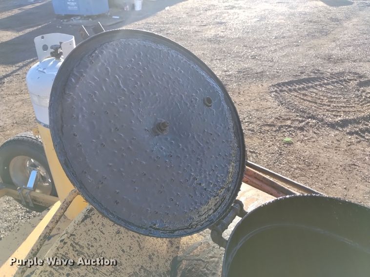 image for item DK8950 2014 SealMaster TR300  asphalt distributor trailer