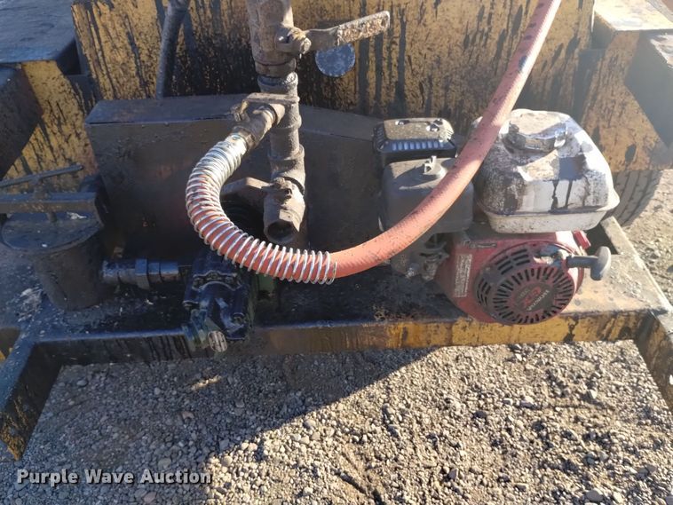 image for item DK8950 2014 SealMaster TR300  asphalt distributor trailer