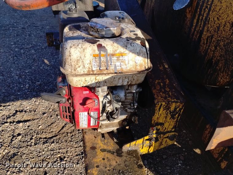 image for item DK8950 2014 SealMaster TR300  asphalt distributor trailer