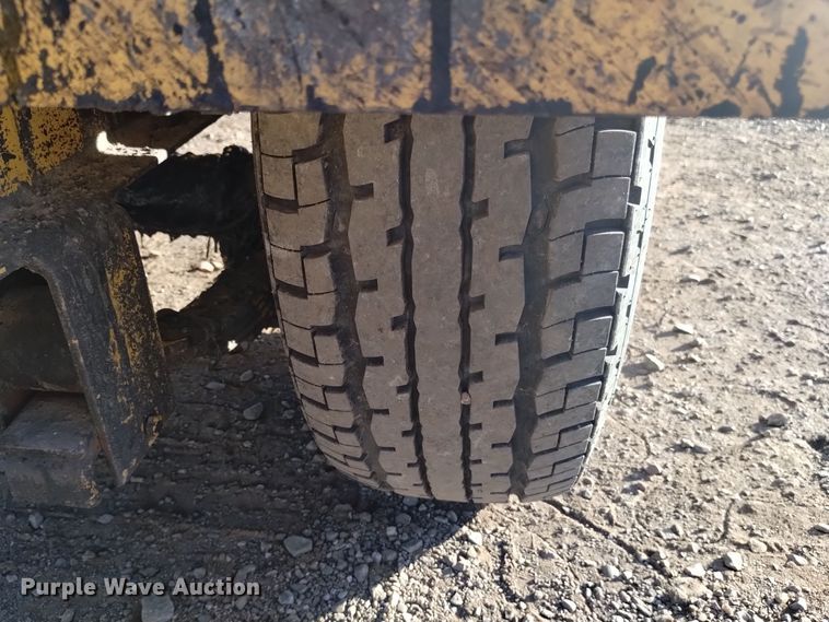 image for item DK8950 2014 SealMaster TR300  asphalt distributor trailer