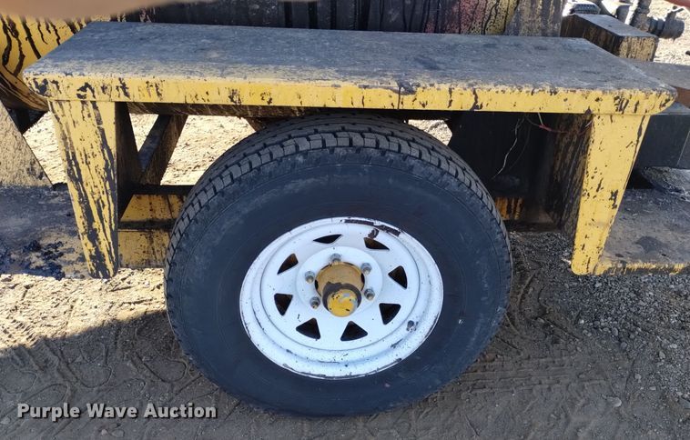 image for item DK8950 2014 SealMaster TR300  asphalt distributor trailer