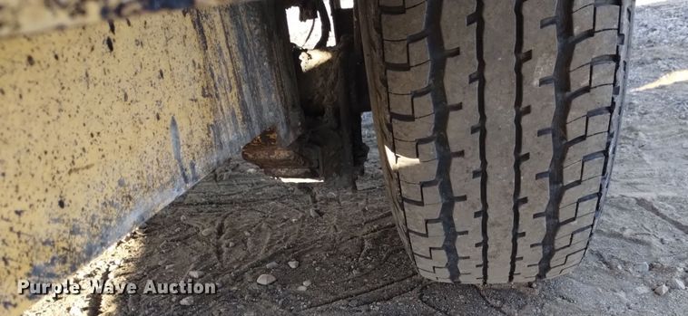 image for item DK8950 2014 SealMaster TR300  asphalt distributor trailer