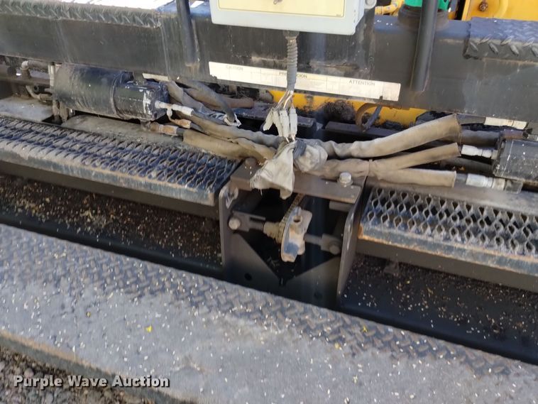 image for item DK8952 2007 LeeBoy L8510R  paver