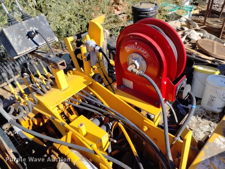 image for item DK8952 2007 LeeBoy L8510R  paver