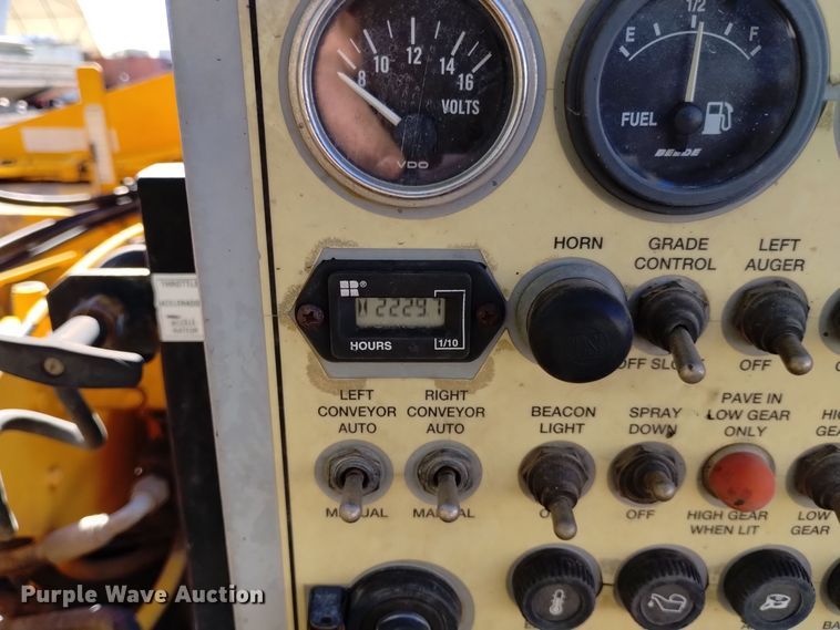 image for item DK8952 2007 LeeBoy L8510R  paver