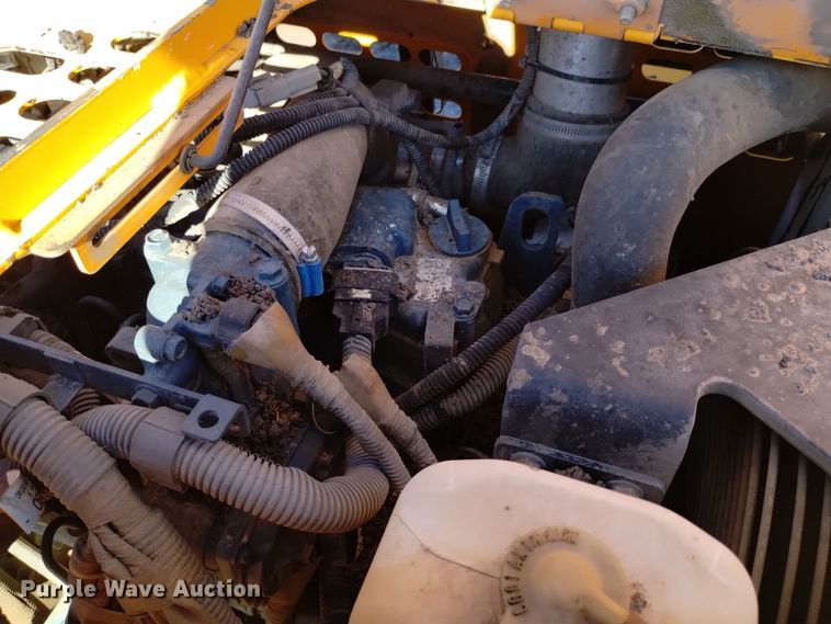 image for item DK8953 2017 LeeBoy 8510E  paver