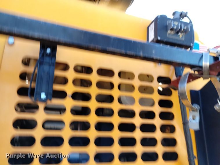 image for item DK8953 2017 LeeBoy 8510E  paver