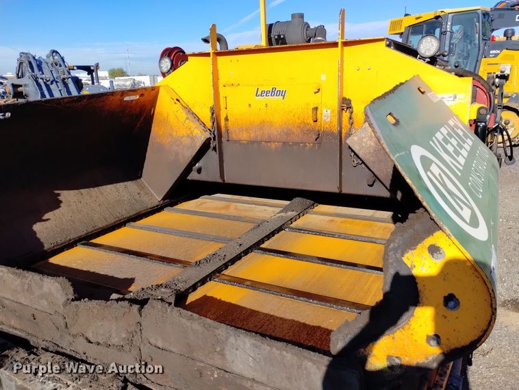 image for item DK8953 2017 LeeBoy 8510E  paver