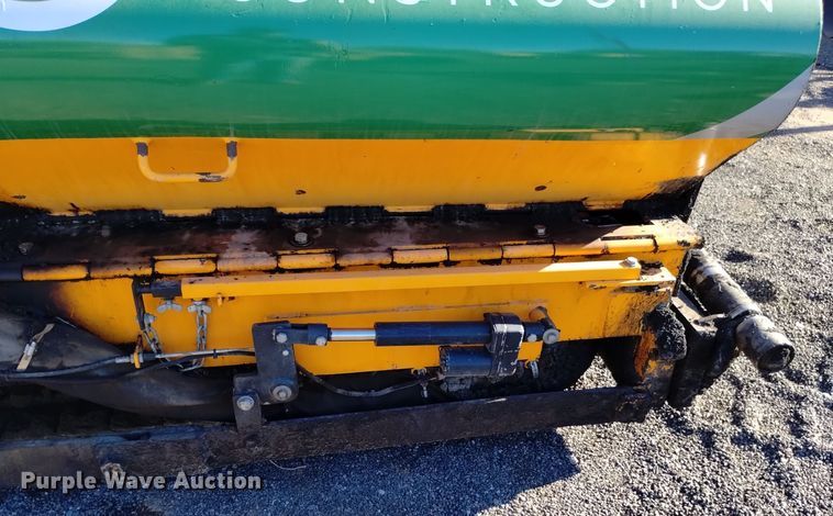 image for item DK8953 2017 LeeBoy 8510E  paver