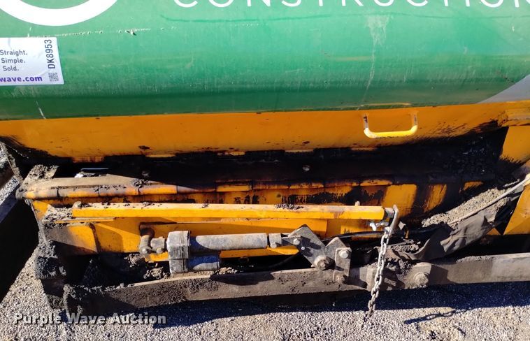 image for item DK8953 2017 LeeBoy 8510E  paver