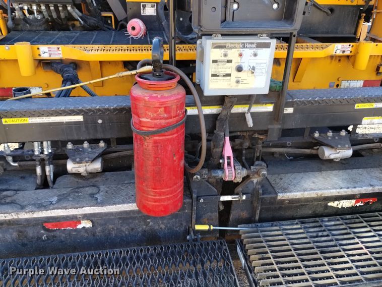 image for item DK8953 2017 LeeBoy 8510E  paver