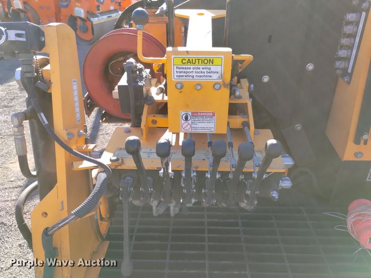 image for item DK8953 2017 LeeBoy 8510E  paver